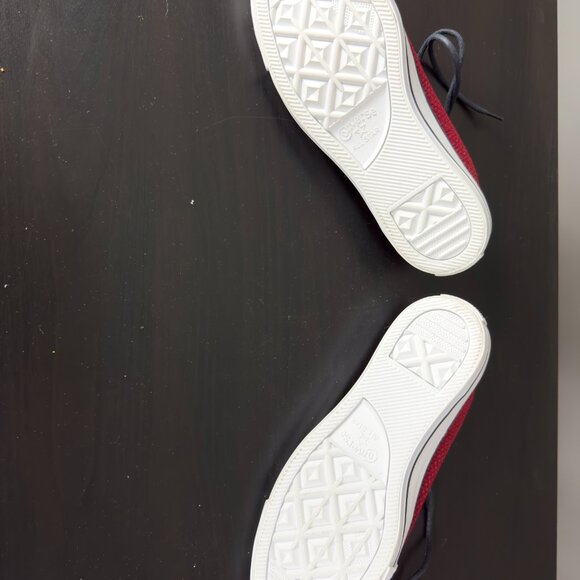 Converse Men's in a Woven / Picnic Basket Style of Material - Picture 4 of 4